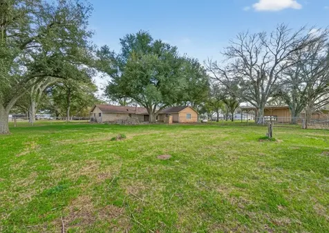 12016 Cloudt Road Needville TX 77461