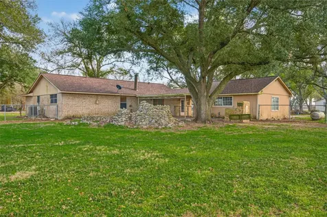 12016 Cloudt Road Needville TX 77461