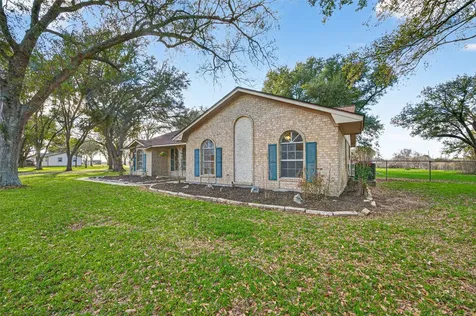 12016 Cloudt Road Needville TX 77461