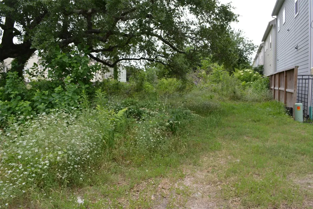 3333 Creekmont Drive Houston TX 77091