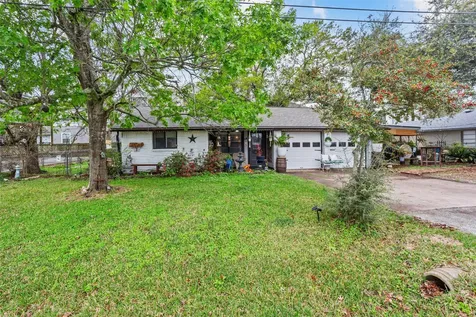 1215 Esther Street Kemah TX 77565