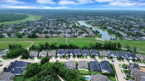 8826 Forest Side Drive Missouri City TX 77459