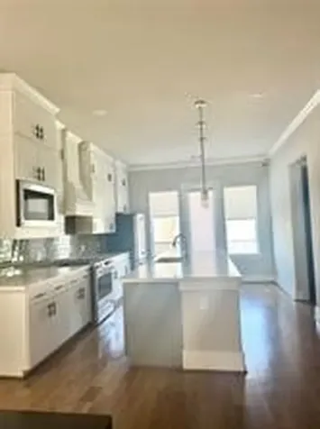 1315 W 24th Street B Houston TX 77008