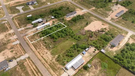 1450 Road 5706 Cleveland TX 77327