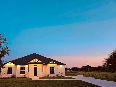 7717 Prairie Street Hitchcock TX 77563