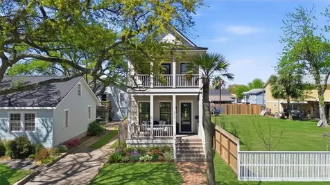 4712 Avenue Q Galveston TX 77551