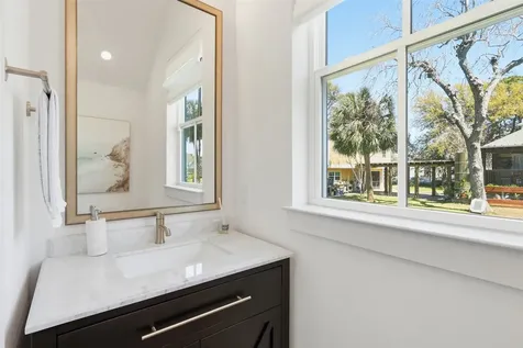 4712 Avenue Q Galveston TX 77551