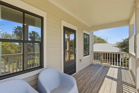 4712 Avenue Q Galveston TX 77551