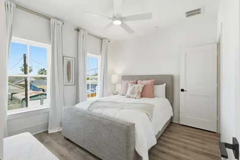 4712 Avenue Q Galveston TX 77551