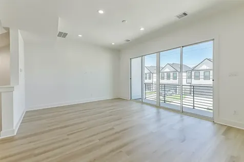 5703 Balbo Street F Houston TX 77091