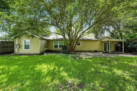 6305 S Rice Avenue Bellaire TX 77401