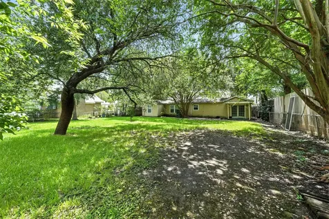 6305 S Rice Avenue Bellaire TX 77401
