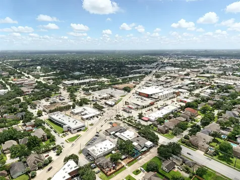 6305 S Rice Avenue Bellaire TX 77401