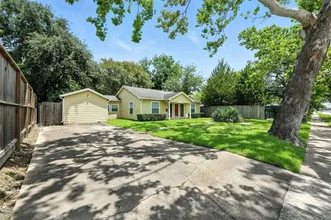 6305 S Rice Avenue Bellaire TX 77401