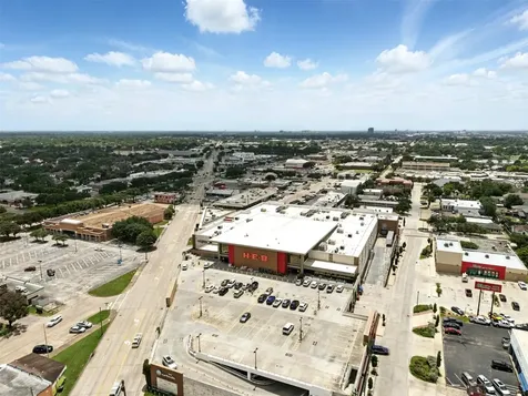 6305 S Rice Avenue Bellaire TX 77401