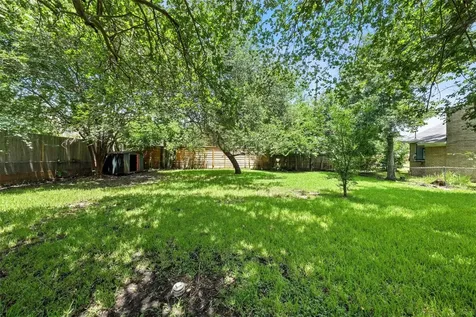 6305 S Rice Avenue Bellaire TX 77401