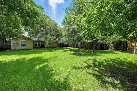 6305 S Rice Avenue Bellaire TX 77401