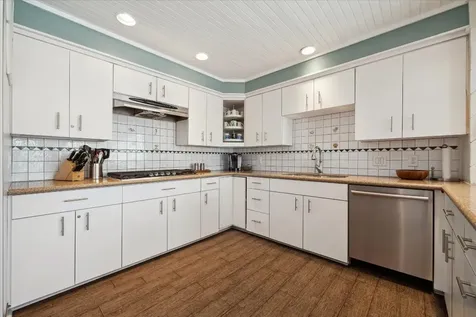 4211 Long Tom Court Galveston TX 77554