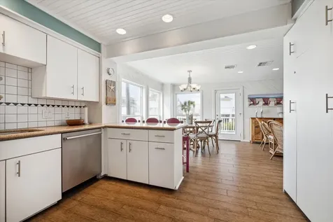 4211 Long Tom Court Galveston TX 77554