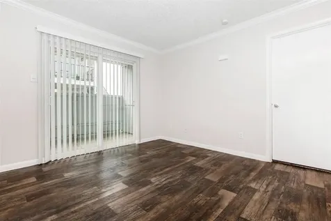 10402 Sandpiper Drive 2 -20 Houston TX 77096