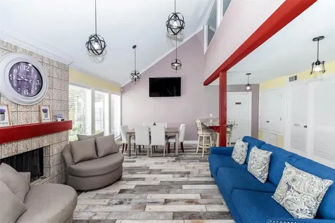 10402 Sandpiper Drive 2 -20 Houston TX 77096