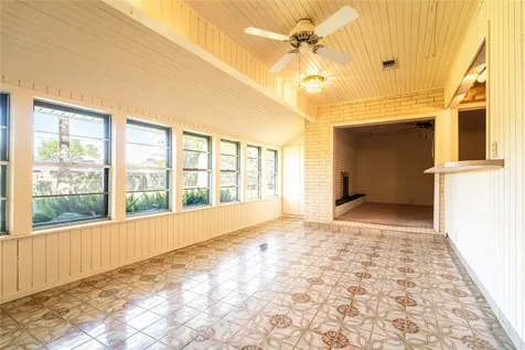 1716 Tara Circle Texas City TX 77591