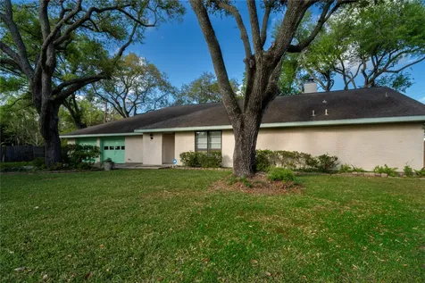 1716 Tara Circle Texas City TX 77591