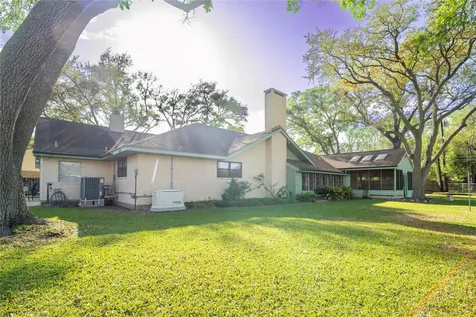 1716 Tara Circle Texas City TX 77591