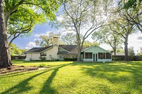 1716 Tara Circle Texas City TX 77591