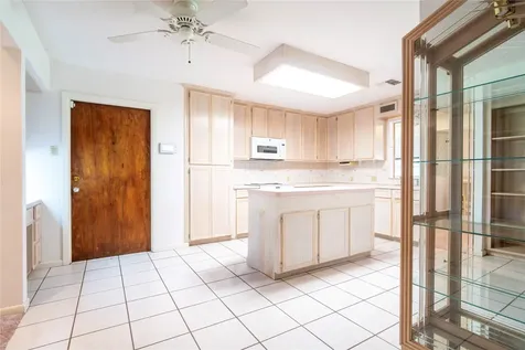 1716 Tara Circle Texas City TX 77591