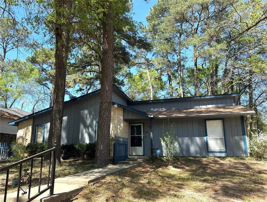 3001 Brook Drive Huntsville TX 77340