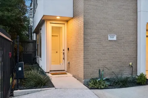 2110 Genesee Street Houston TX 77006