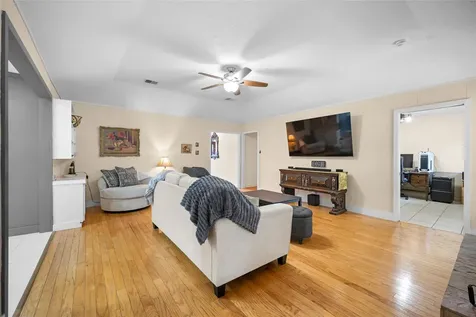 7615 Del Rey Lane Houston TX 77071