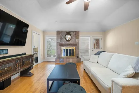 7615 Del Rey Lane Houston TX 77071