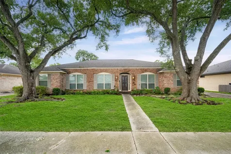 7615 Del Rey Lane Houston TX 77071