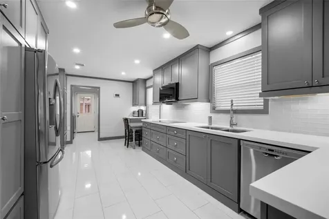 7615 Del Rey Lane Houston TX 77071