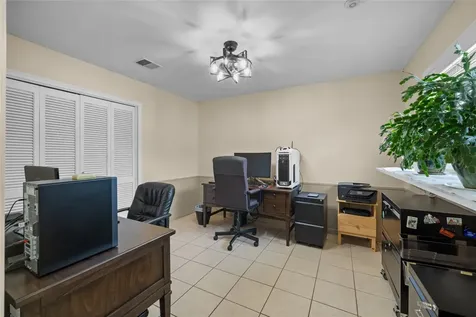 7615 Del Rey Lane Houston TX 77071