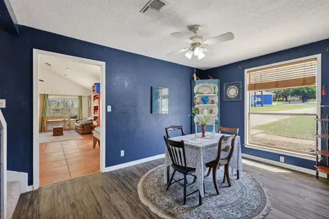 12 Creekwood Drive Schulenburg TX 78956