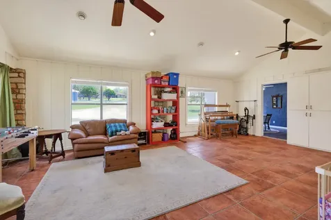12 Creekwood Drive Schulenburg TX 78956