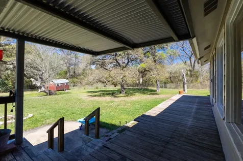 12 Creekwood Drive Schulenburg TX 78956
