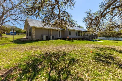 12 Creekwood Drive Schulenburg TX 78956