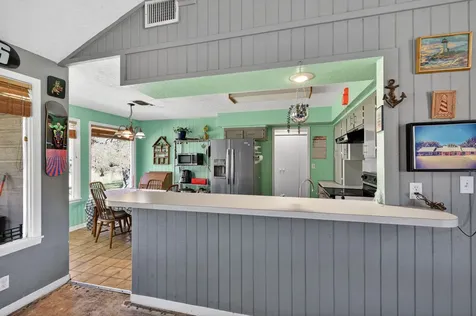 12 Creekwood Drive Schulenburg TX 78956