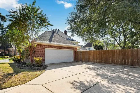 5211 Gladehill Drive Houston TX 77345