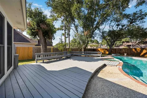 5211 Gladehill Drive Houston TX 77345