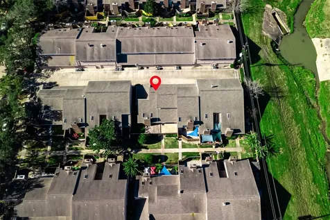 13852 Hollowgreen Drive 303/5 Houston TX 77082