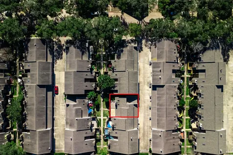 13852 Hollowgreen Drive 303/5 Houston TX 77082