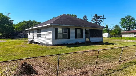 270 S 9th Street Silsbee TX 77656
