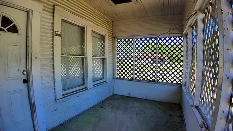 270 S 9th Street Silsbee TX 77656