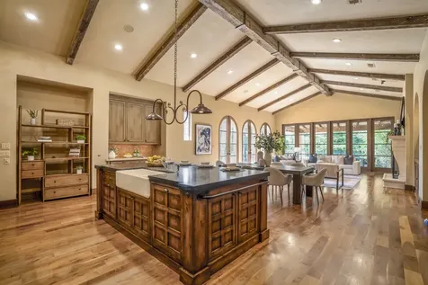 15 N Badger Lodge Circle Spring TX 77389