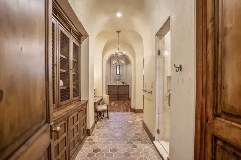 15 N Badger Lodge Circle Spring TX 77389